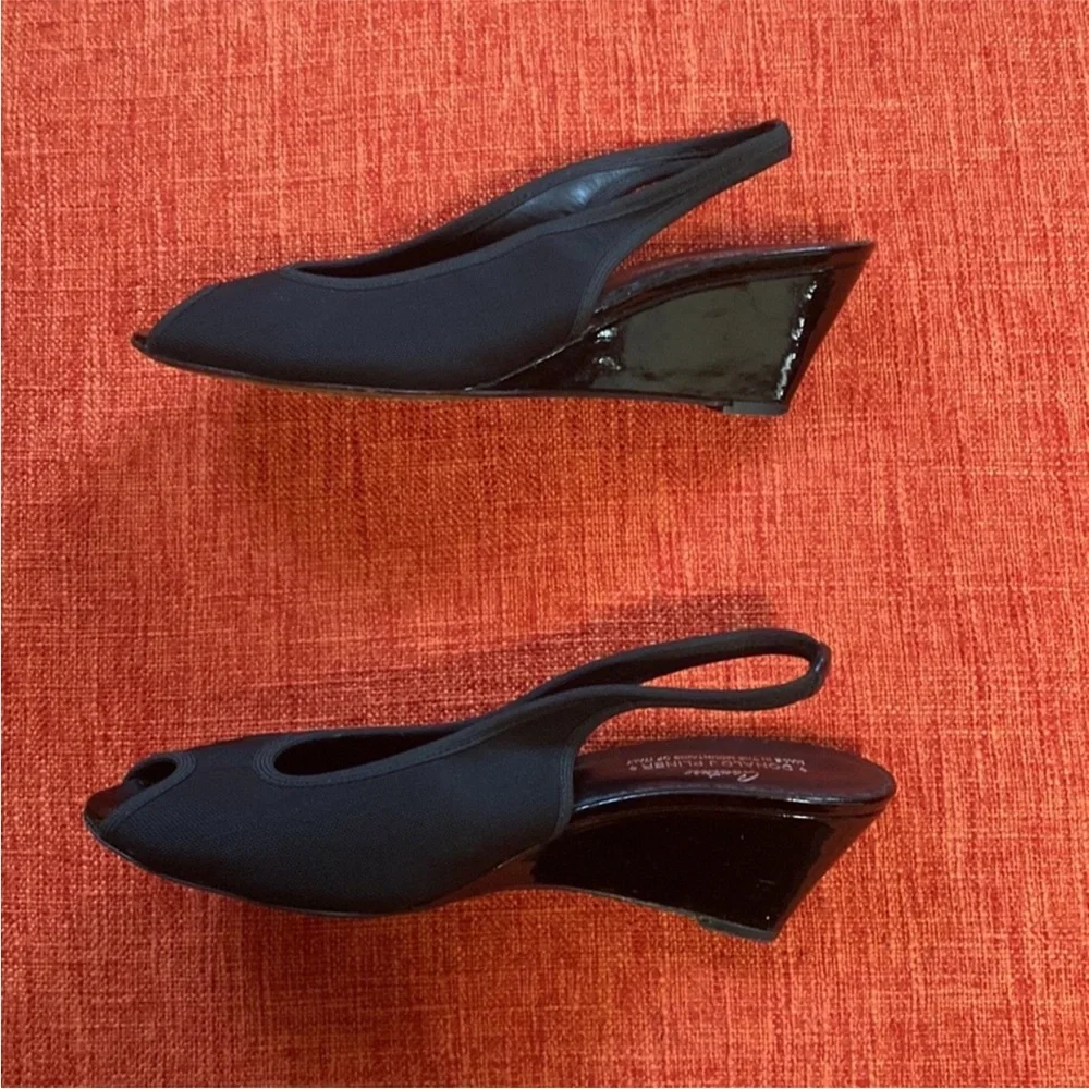 Couture Donald J Pilner Black Slingback Wedge Peeptoe Shoes